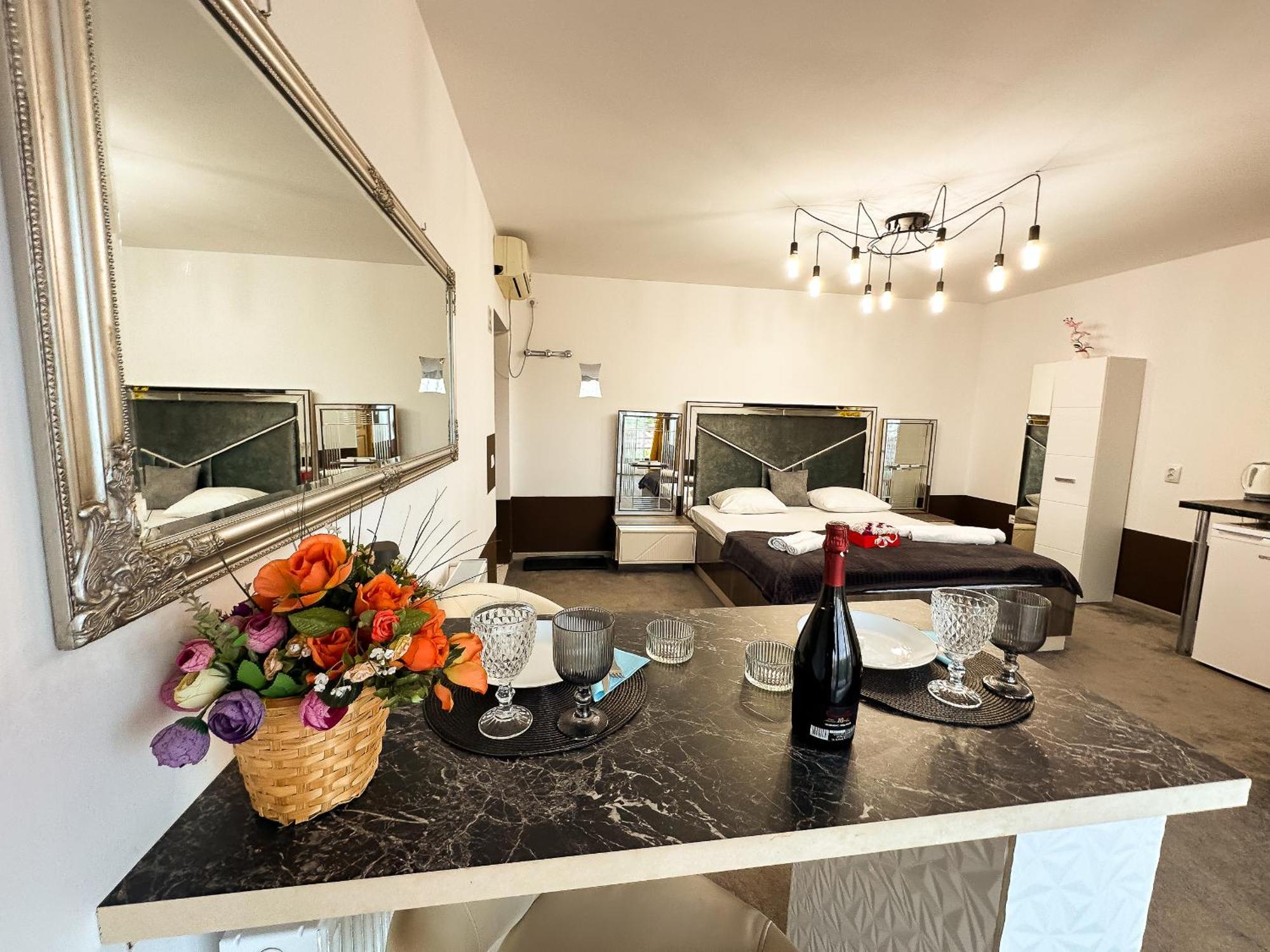The Royal - Studio With Balcony & Panoramic View 克拉奥华 外观 照片